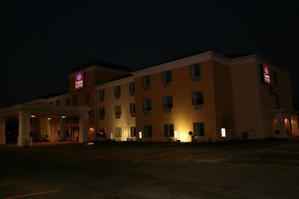 Comfort Suites Bloomington I-55 And I-74 Exterior photo